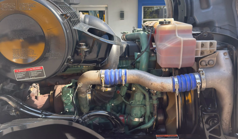 
								2019 Volvo VNL 760  #34 full									