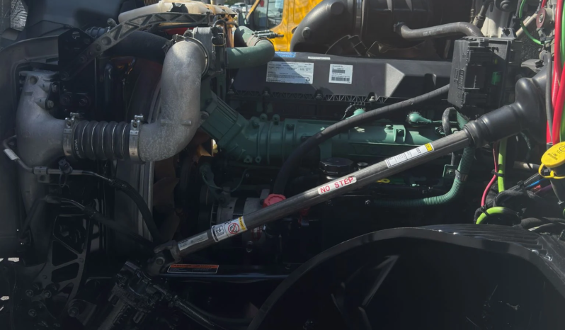 
								2019 Volvo VNL 760  #34 full									