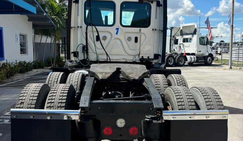 
								2018 Freightliner Day Cab #07 full									