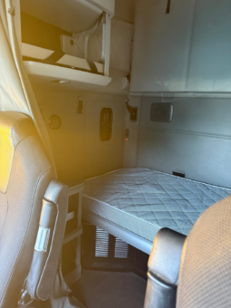 
										2020 Kenworth T680  #31 full									