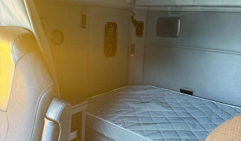 
								2020 Kenworth T680  #31 full									