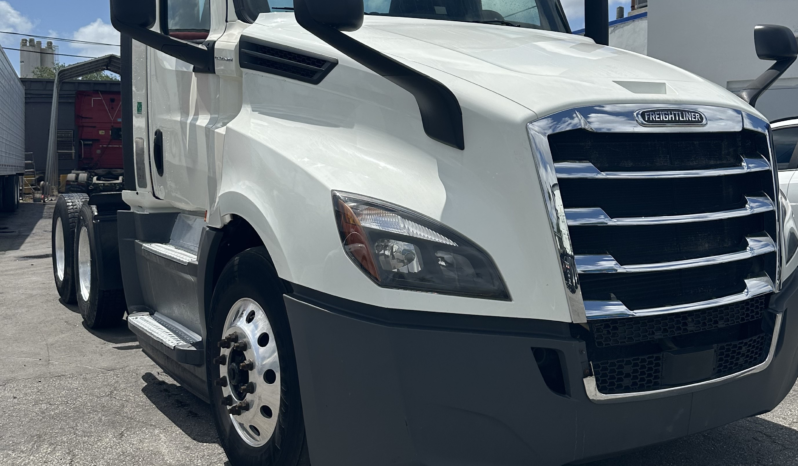 
								2018 Freightliner Day Cab #07 full									