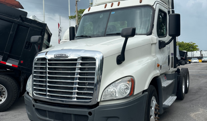 
								2017 Freightliner Day Cab #06 full									