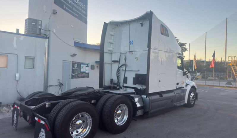 
								2020 Peterbilt 579 #90 full									