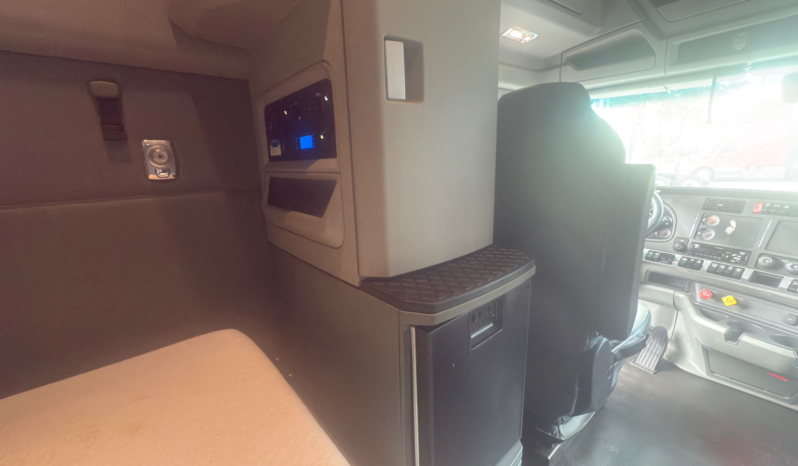 
								2020 Kenworth T680  #74 full									