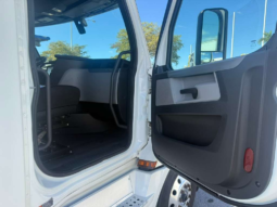 
										2020 Freightliner Cascadia 126″ #100 full									