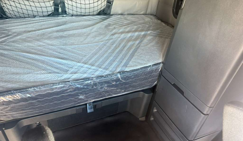 
								2020 Freightliner Cascadia 126″ #100 full									