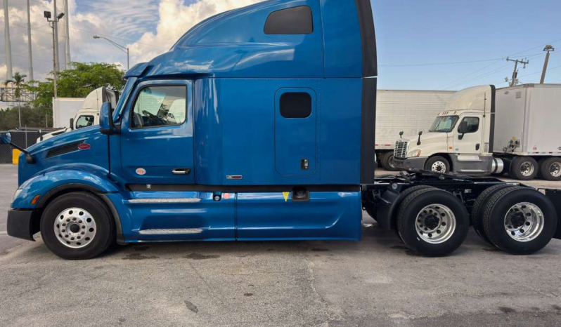 
								2022 Peterbilt 579  #A18 full									