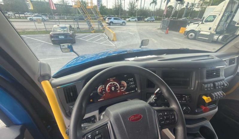 
								2022 Peterbilt 579  #A18 full									