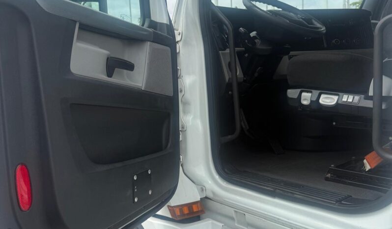 
								2020 Freightliner Cascadia 126″  #A27 full									
