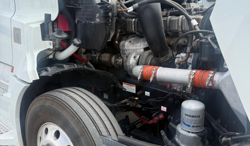 
								2020 Freightliner Cascadia 126″  #A27 full									