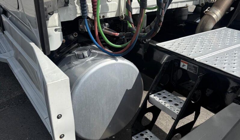 
								2020 Freightliner Cascadia 126″  #A28 full									