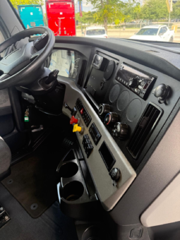 
										2020 Freightliner Cascadia 126″  #A28 full									