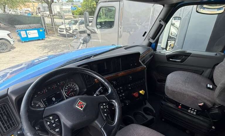 
								2021 International LT625  #A42 full									