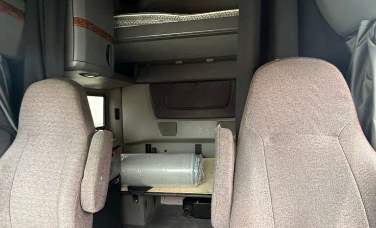 
								2021 International LT625  #A49 full									