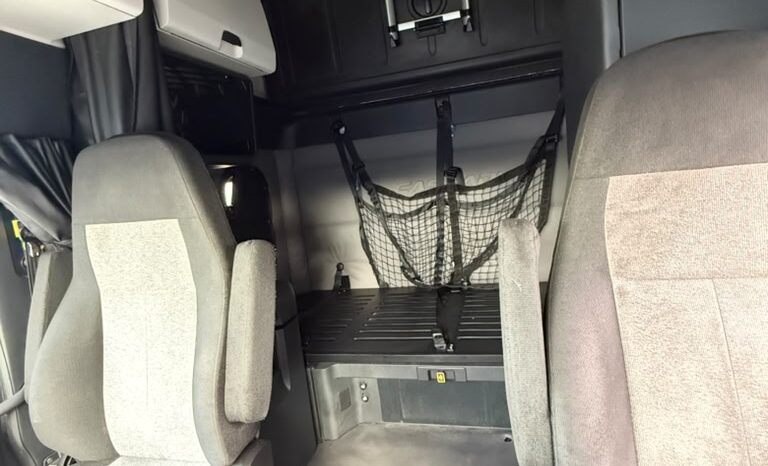 
								2020 Freightliner Cascadia  #A43 full									
