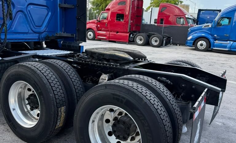 
								2020 Freightliner Cascadia  #A43 full									