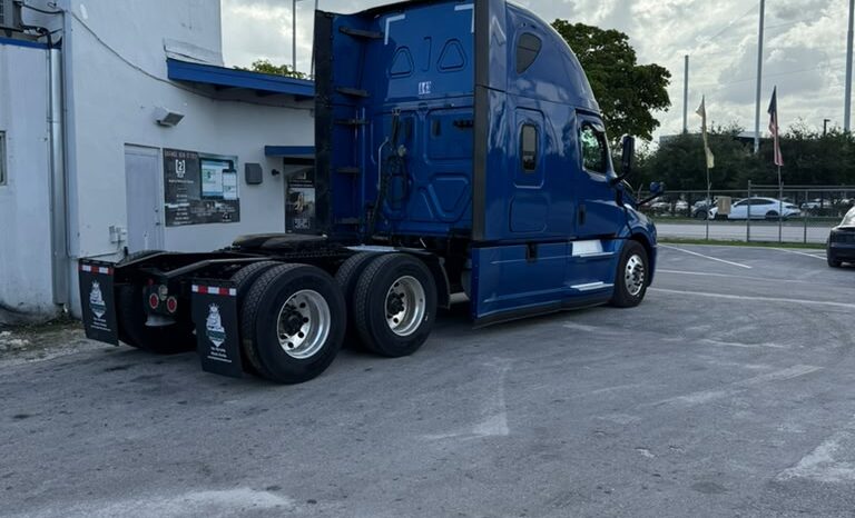 
								2020 Freightliner Cascadia  #A43 full									