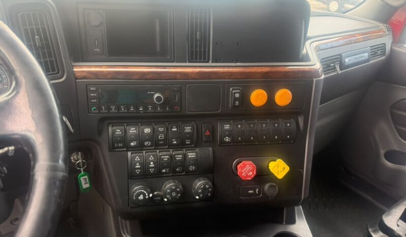 
								2021 International LT625  #A48 full									