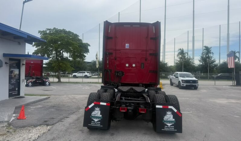 
								2021 International LT625  #A48 full									
