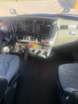 
										2022 Kenworth T680  #A51 full									