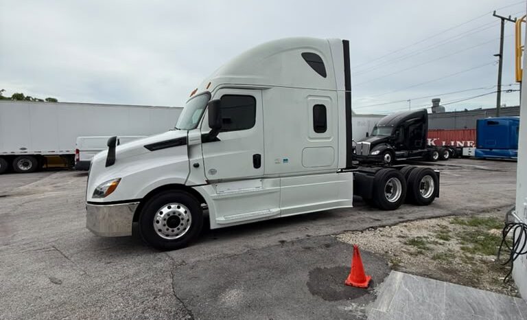 
								2019 Freightliner Cascadia  #A57 full									