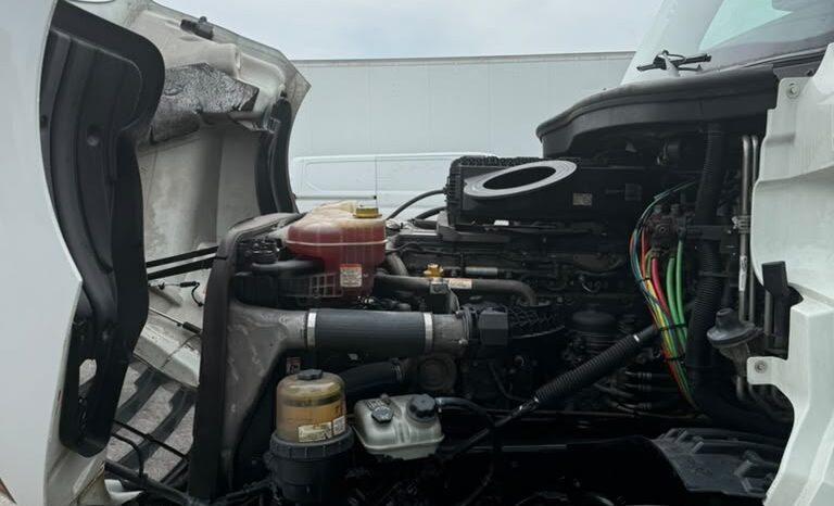 
								2019 Freightliner Cascadia  #A57 full									