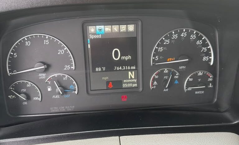 
								2019 Freightliner Cascadia  #A57 full									