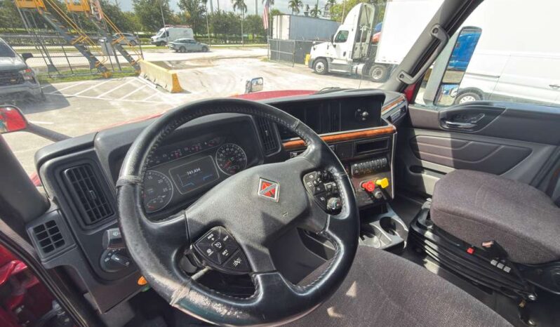 
								2020 International LT625  #A55 full									