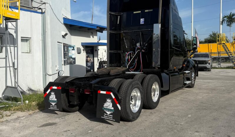
								2019 International LT625  #A56 full									