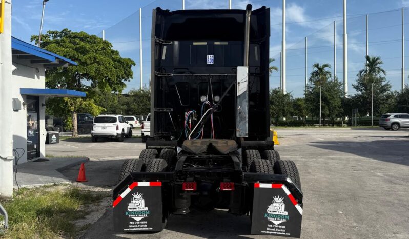
								2019 International LT625  #A56 full									