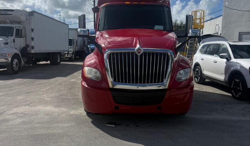 
								2022 International LT625  #A70 full									