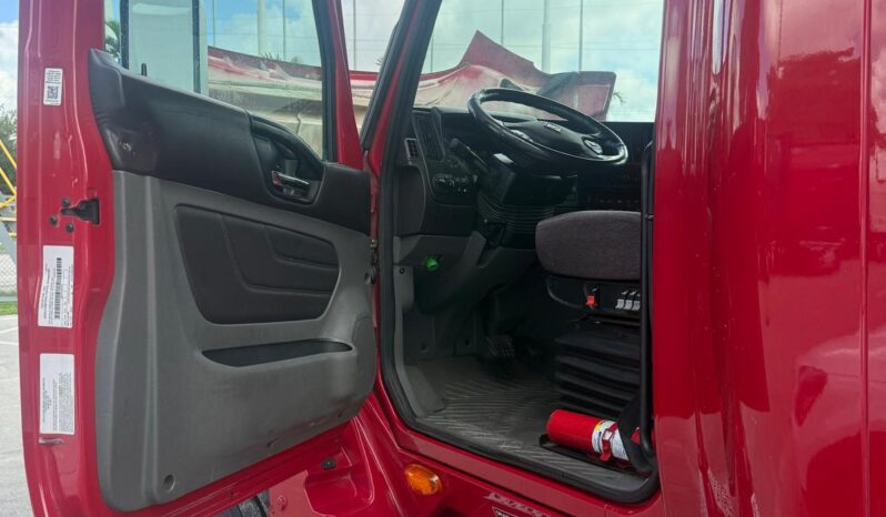 
								2022 International LT625  #A70 full									