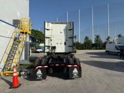 
										2022 International LT625  #A74 full									