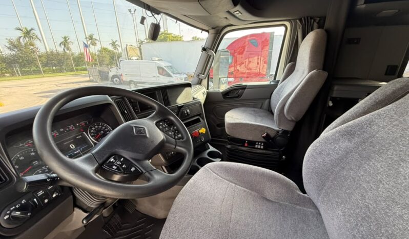 
								2022 International LT625  #A74 full									