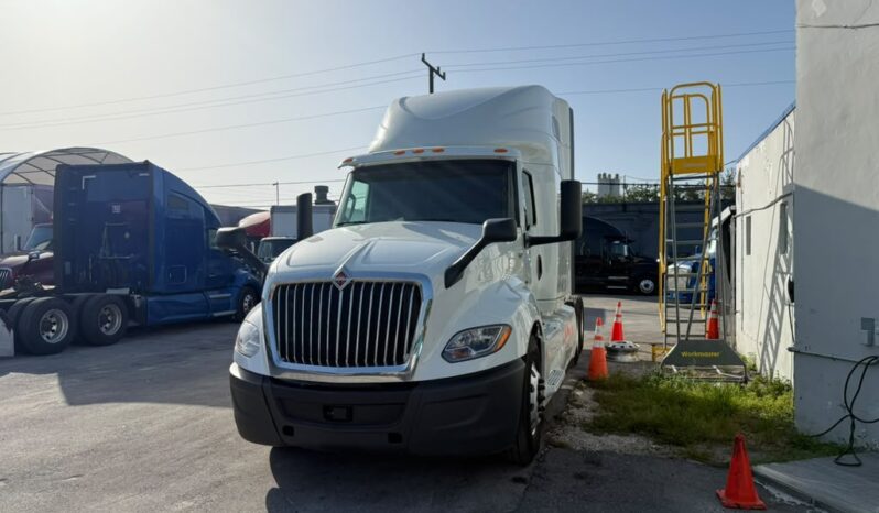 
								2022 International LT625  #A74 full									