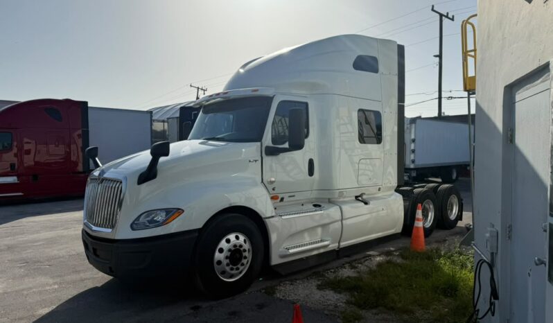 
								2022 International LT625  #A74 full									