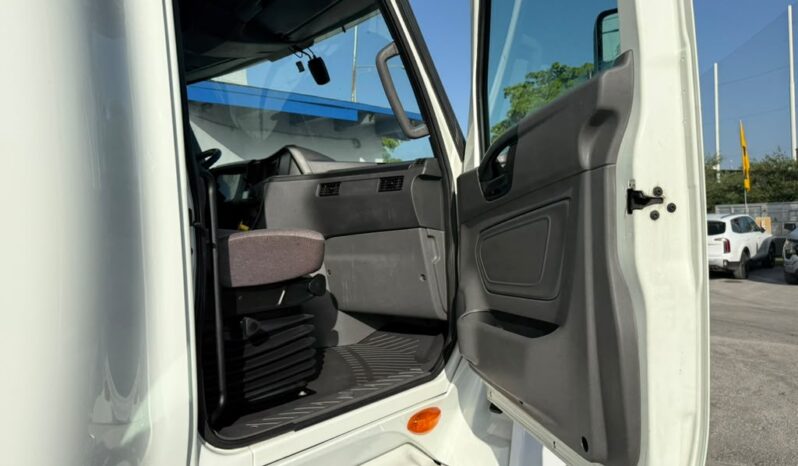 
								2022 International LT625  #A74 full									