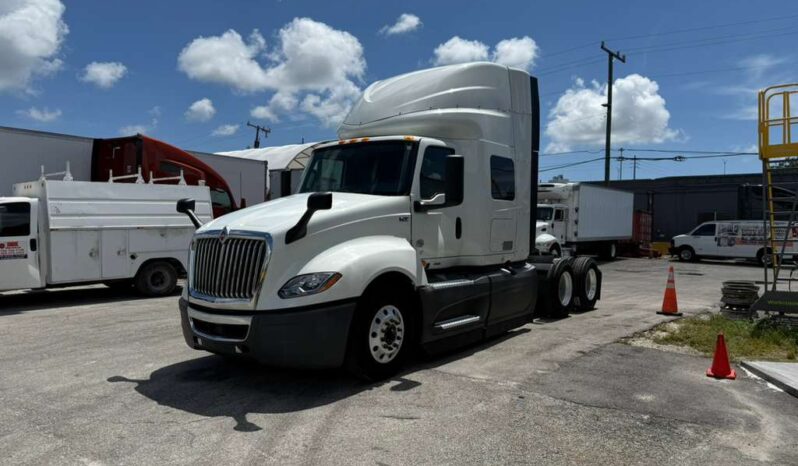 
								2022 International LT625  #A75 full									