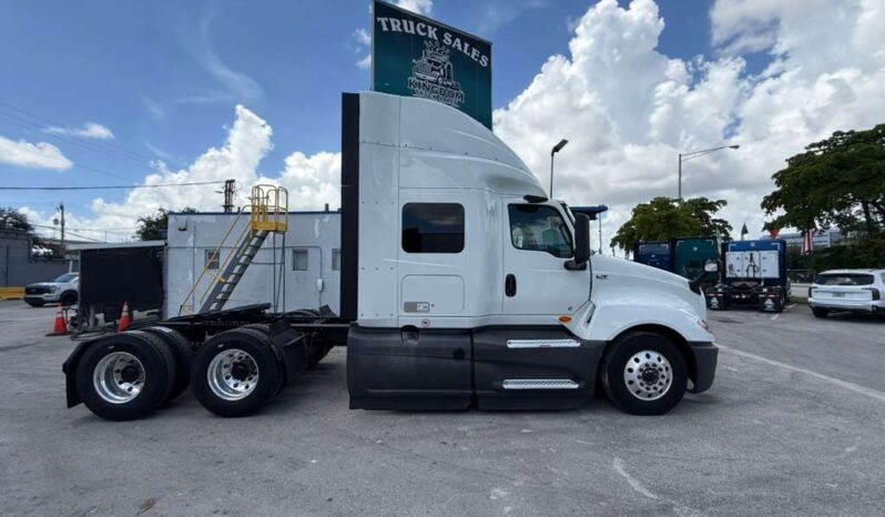 
								2022 International LT625  #A75 full									