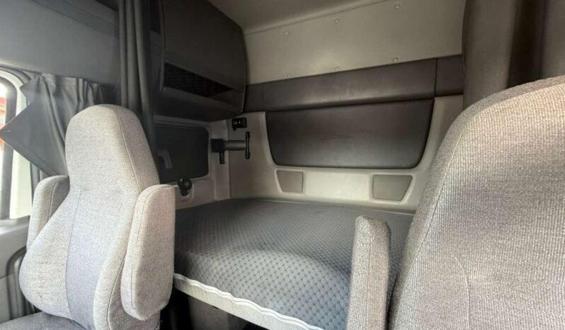 
								2022 International LT625  #A75 full									